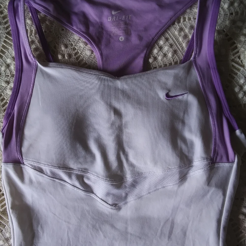 Nike dri fit workout tennis tank - Picture 2 of 7
